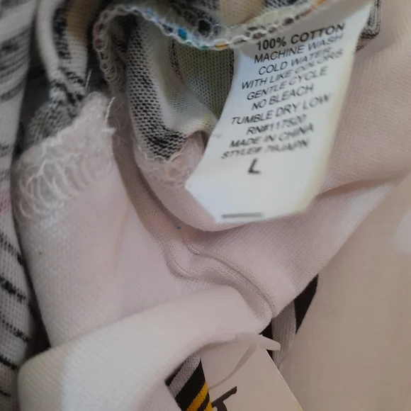 ● NWT Hot Topic | Workout Sleeveless Hoddie - Picture 8 of 12